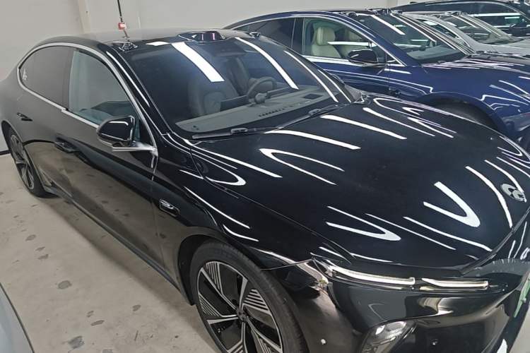 Used Nio ET7 2023 100kWh Signature Edition Front Right 45 Deg
