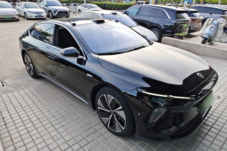 Used Nio ET7 2023 100kWh Signature Edition Front Right 45 Deg
