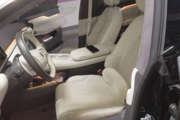 Used Nio ET7 2023 75 kWh Left Front Seat