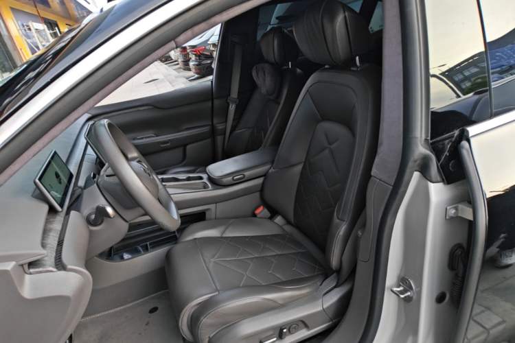 Used Nio ET7 2023 100kWh Signature Edition Left Front Seat