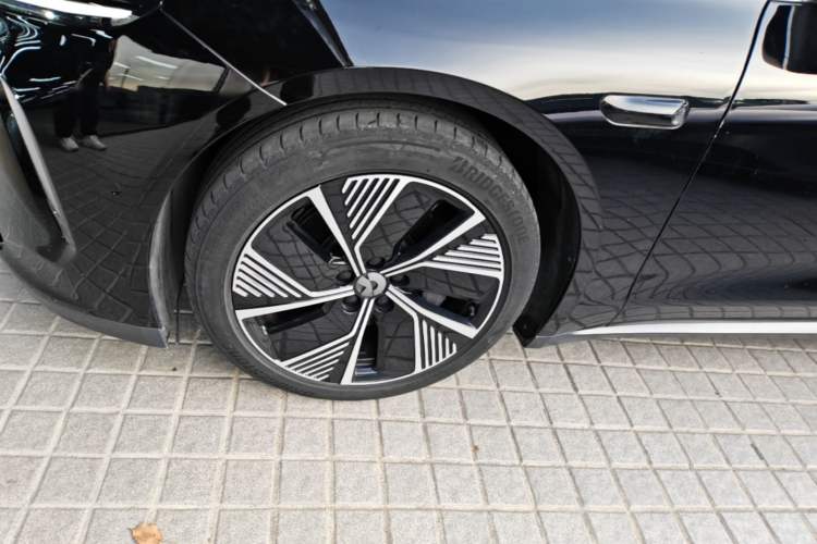Used Nio ET7 2023 100kWh Signature Edition Left Front Wheel Hub
