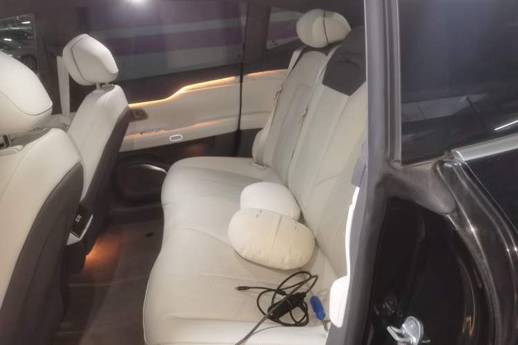 Used Nio ET7 2023 75 kWh Left Rear Seat