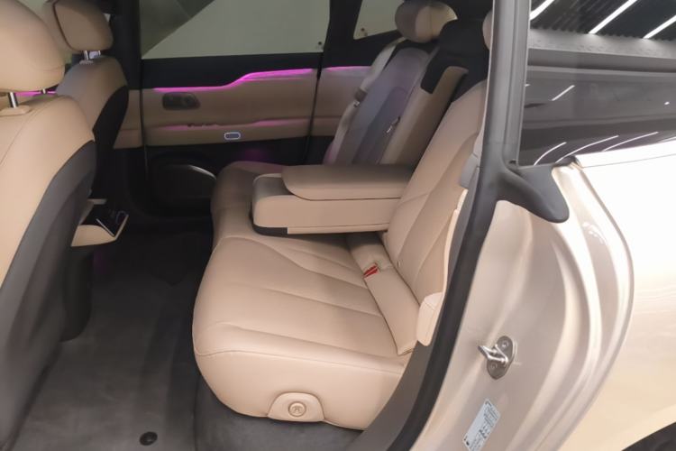 Used Nio ET7 2023 75 kWh Left Rear Seat