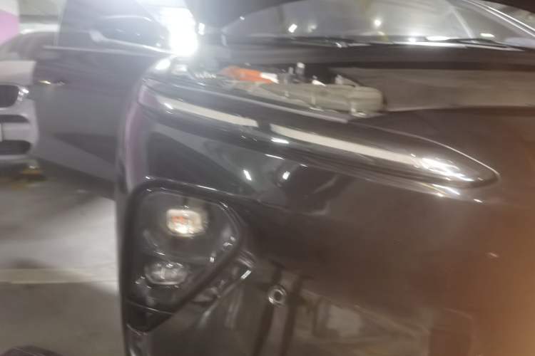 Used Nio ET7 2023 75 kWh Right Front Headlight