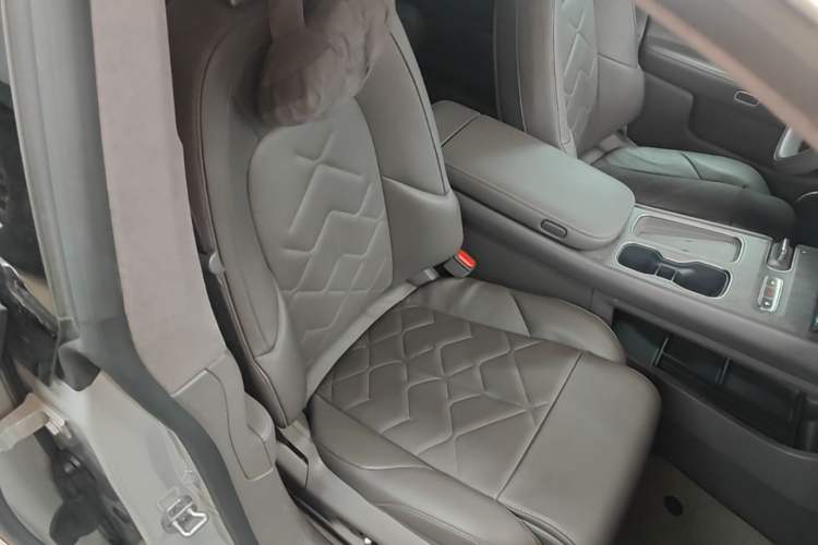 Used Nio ET7 2023 100kWh Signature Edition Right Front Seat