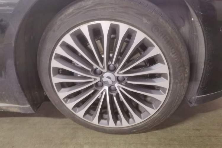 Used Nio ET7 2023 75 kWh Right Front Wheel Hub