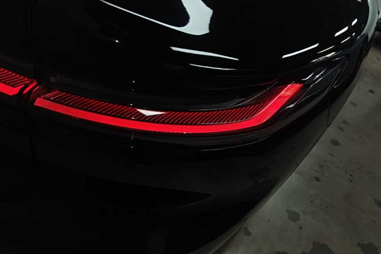 Used Nio ET7 2023 100kWh Signature Edition Right Rear Taillight