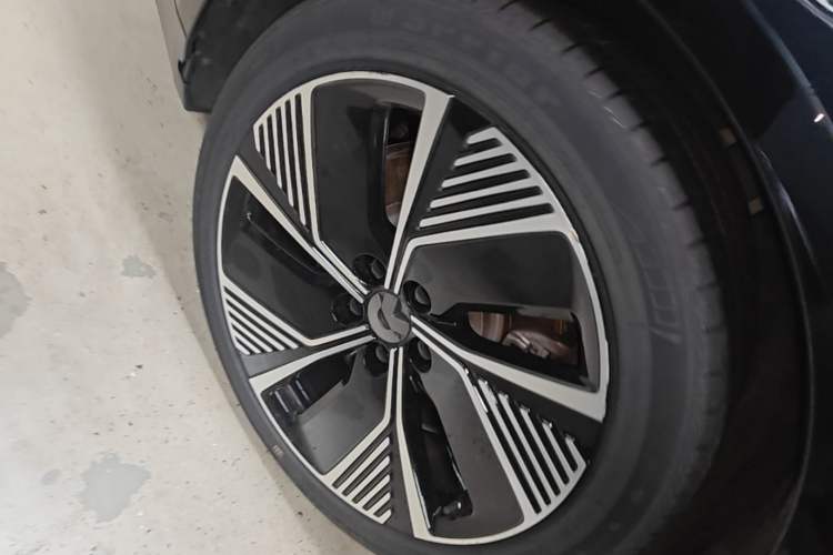 Used Nio ET7 2023 100kWh Signature Edition Right Rear Wheel Hub