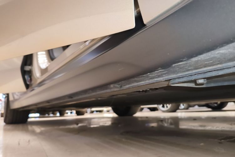 Used Nio ET7 2023 75 kWh Right Side Sill