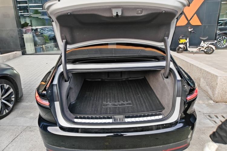 Used Nio ET7 2023 100kWh Signature Edition Trunk