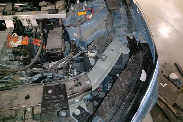 Used Nio ET7 2023 75 kWh Engine Bay Left
