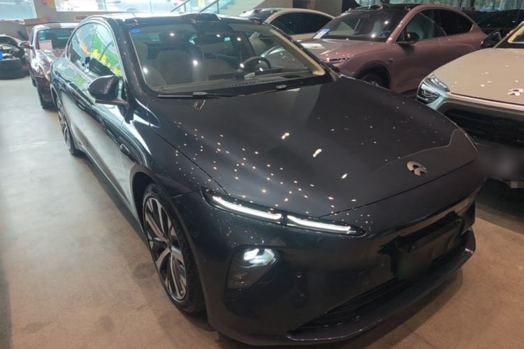 Used Nio ET7 2023 75 kWh Front Right 45 Deg