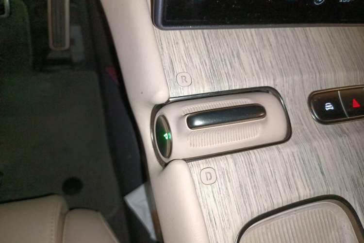 Used Nio ET7 2023 75 kWh Gear Lever