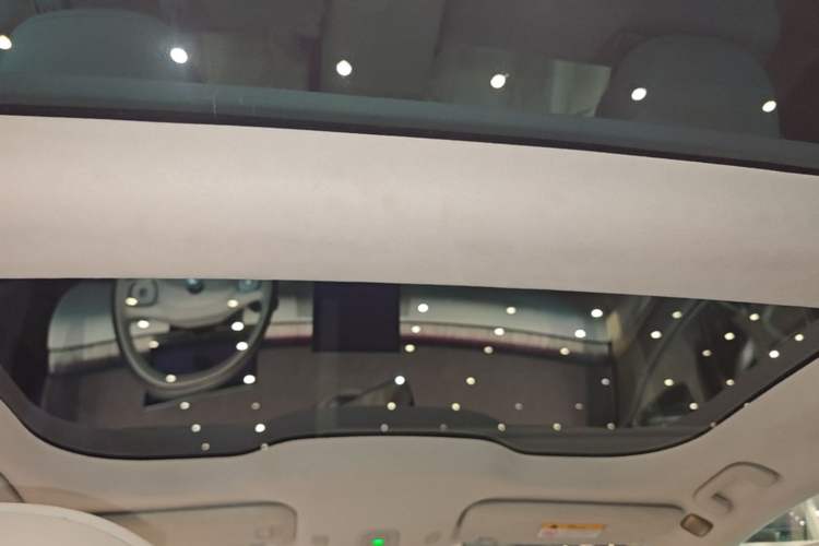 Used Nio ET7 2023 75 kWh Headliner