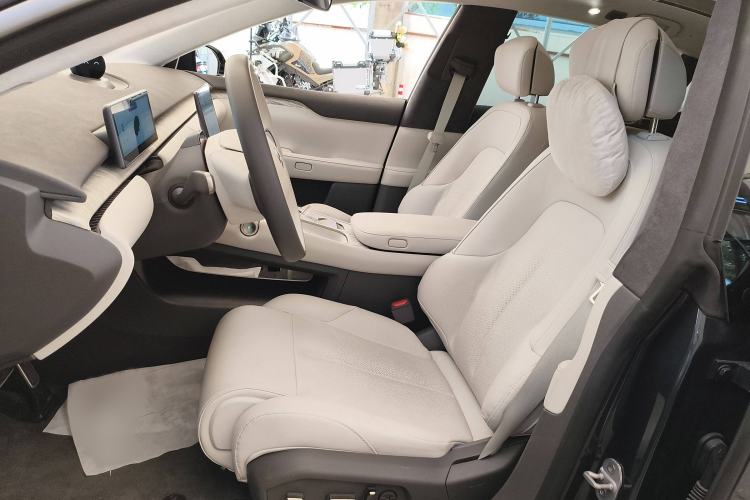 Used Nio ET7 2023 75 kWh Left Front Seat