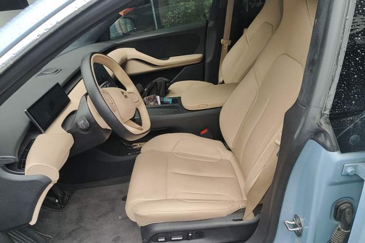 Used Nio ET7 2023 75 kWh Left Front Seat