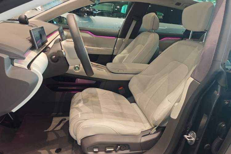 Used Nio ET7 2023 75 kWh Left Front Seat