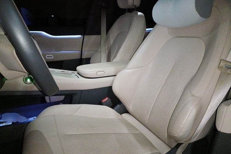 Used Nio ET7 2023 75 kWh Left Front Seat