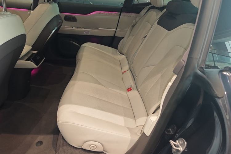 Used Nio ET7 2023 75 kWh Left Rear Seat