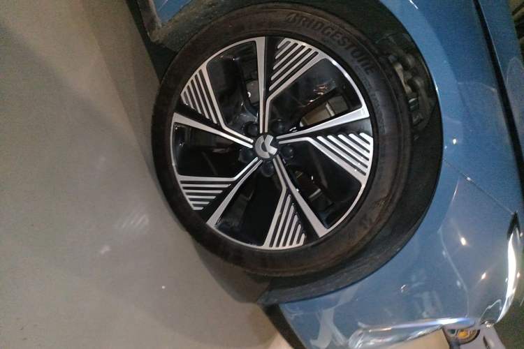 Used Nio ET7 2023 75 kWh Right Front Wheel Hub