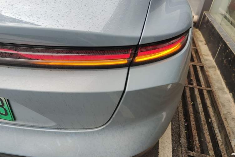 Used Nio ET7 2023 75 kWh Right Rear Taillight