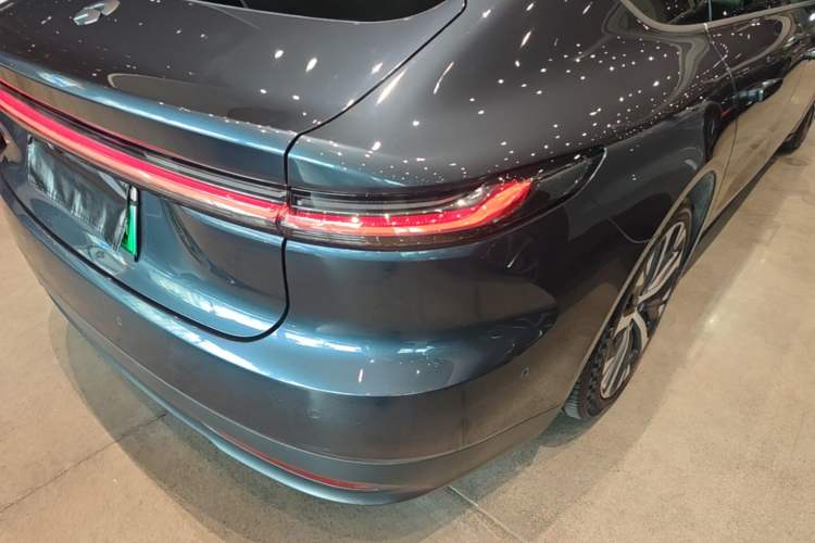 Used Nio ET7 2023 75 kWh Right Rear Taillight