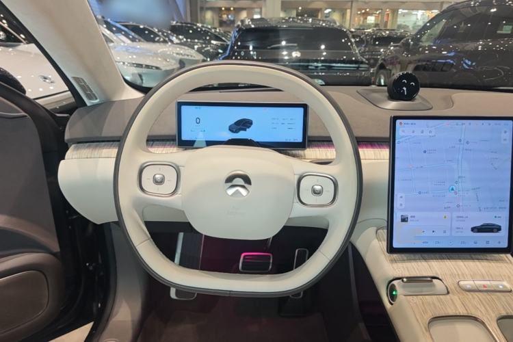 Used Nio ET7 2023 75 kWh Steering Wheel