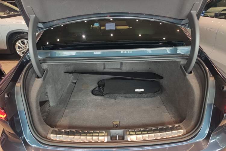 Used Nio ET7 2023 75 kWh Trunk