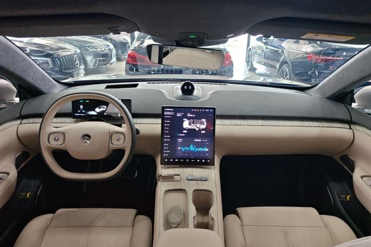 Used Nio ET7 2023 75 kWh Center Console
