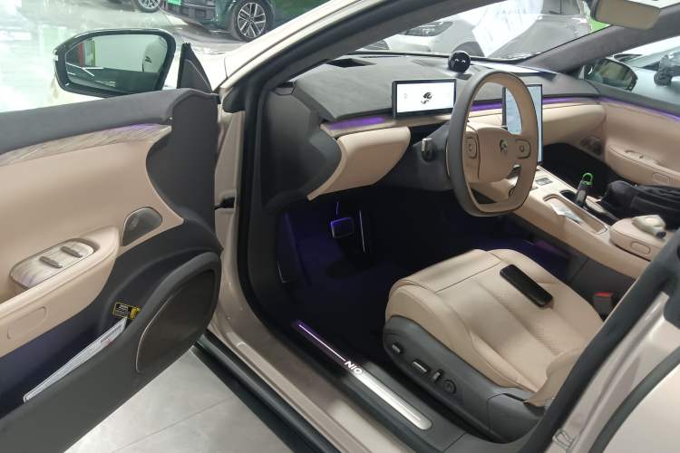 Used Nio ET7 2023 75 kWh Driver Seat