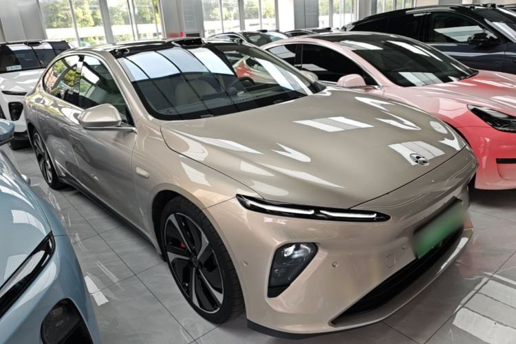 Used Nio ET7 2023 100kWh Signature Edition Front Right 45 Deg