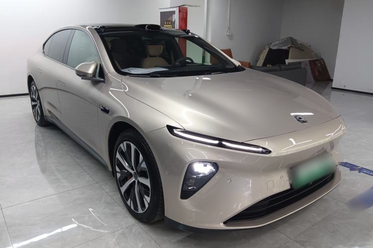 Used Nio ET7 2023 75 kWh Front Right 45 Deg