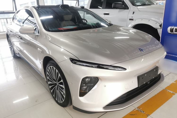 Used Nio ET7 2023 75 kWh Front Right 45 Deg