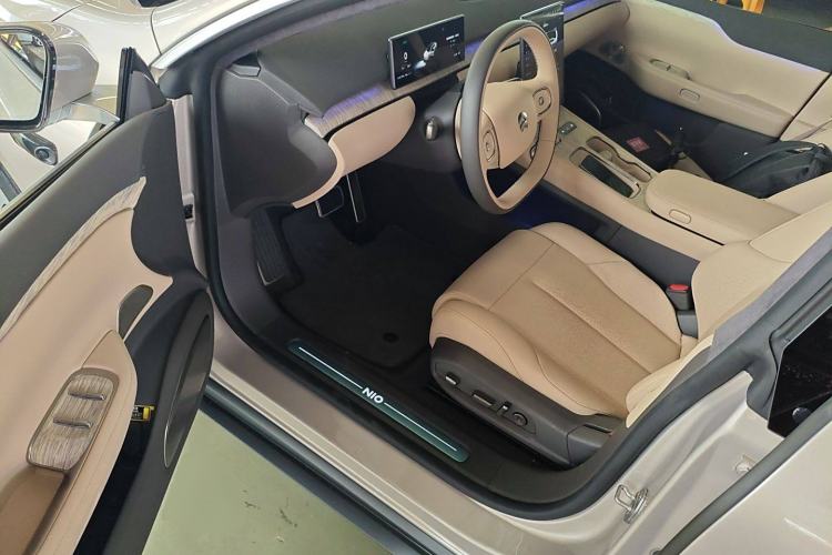Used Nio ET7 2023 75 kWh Interior 2