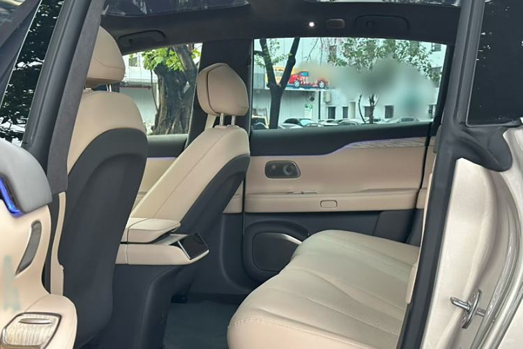 Used Nio ET7 2023 75 kWh Interior 5