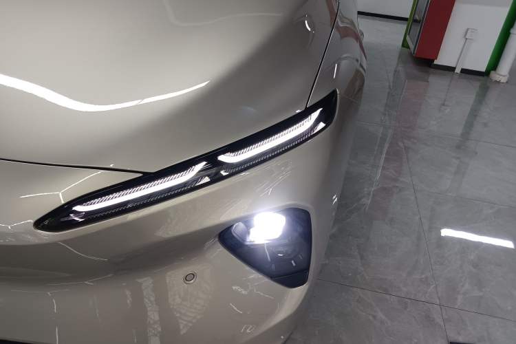 Used Nio ET7 2023 75 kWh Left Front Headlight
