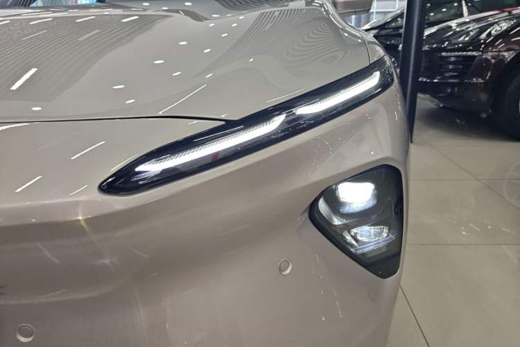 Used Nio ET7 2023 75 kWh Left Front Headlight