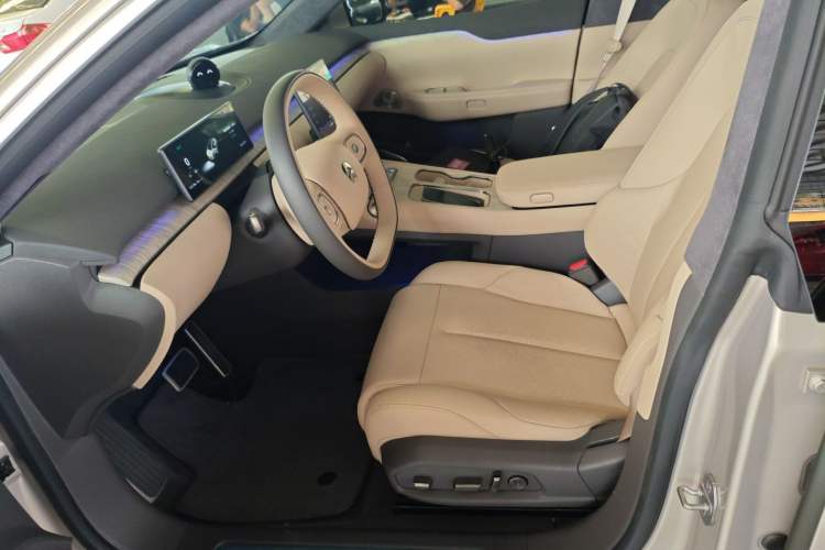 Used Nio ET7 2023 75 kWh Left Front Seat
