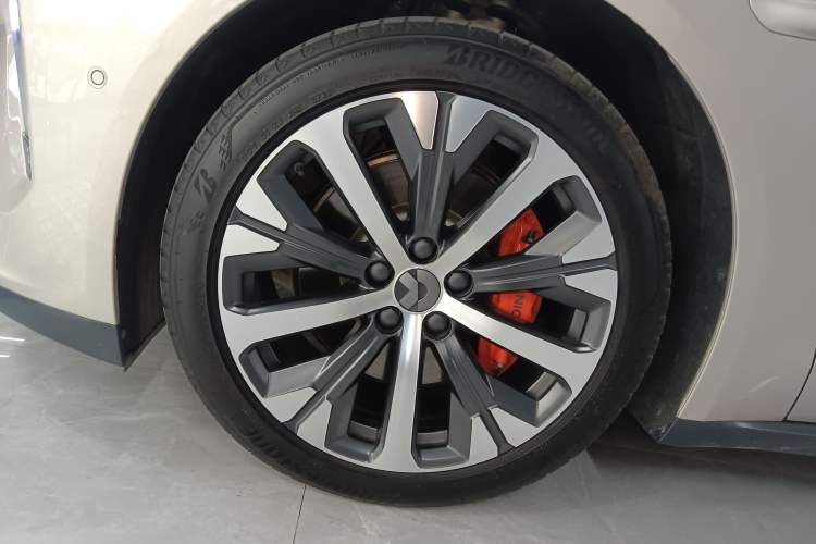 Used Nio ET7 2023 75 kWh Left Front Wheel Hub