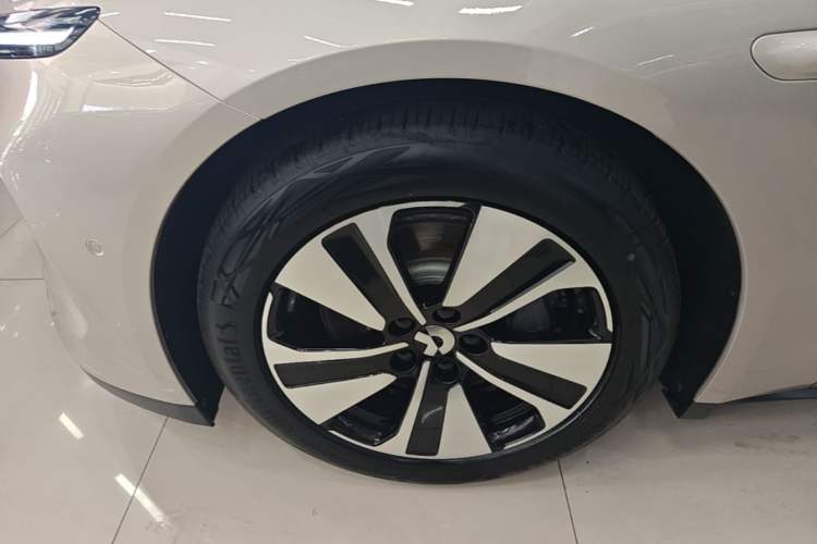 Used Nio ET7 2023 75 kWh Left Front Wheel Hub