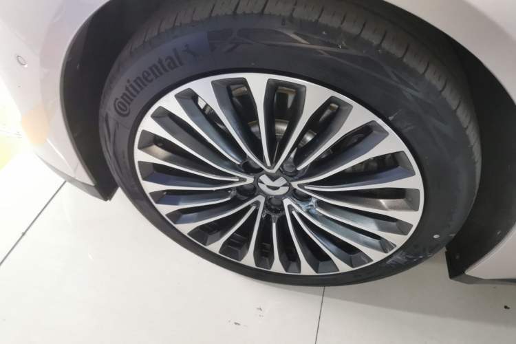 Used Nio ET7 2023 75 kWh Left Front Wheel Hub