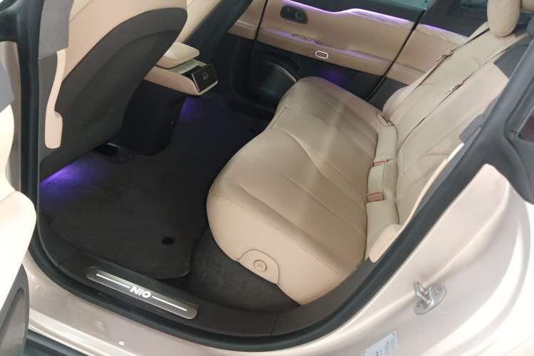 Used Nio ET7 2023 75 kWh Left Rear Seat