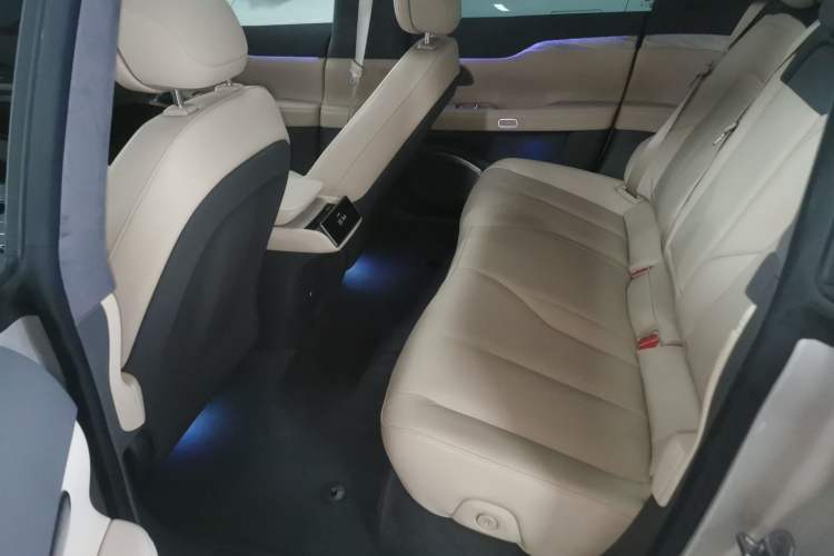 Used Nio ET7 2023 75 kWh Left Rear Seat