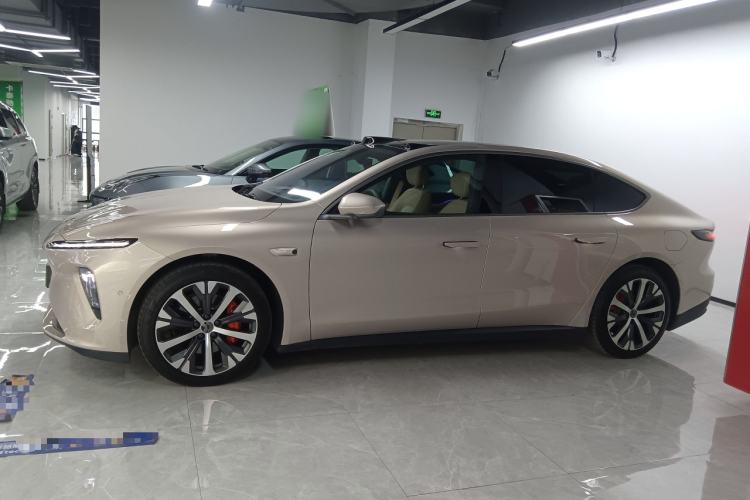Used Nio ET7 2023 75 kWh Left Side