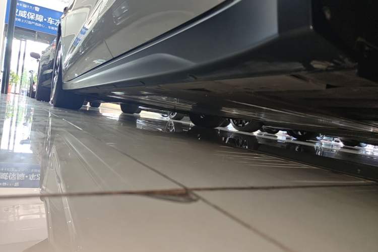 Used Nio ET7 2023 75 kWh Left Side Sill