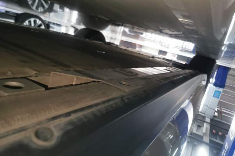 Used Nio ET7 2023 75 kWh Left Side Sill