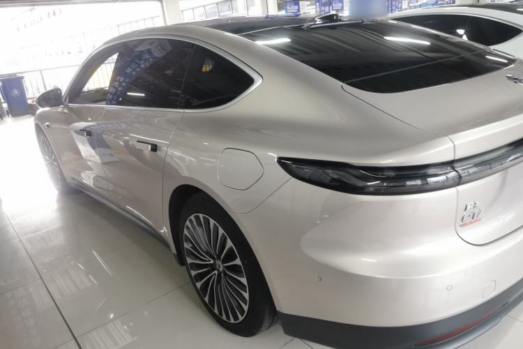 Used Nio ET7 2023 75 kWh Left Side