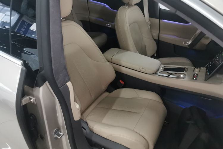 Used Nio ET7 2023 75 kWh Right Front Seat