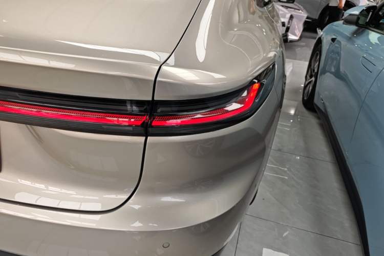 Used Nio ET7 2023 100kWh Signature Edition Right Rear Taillight