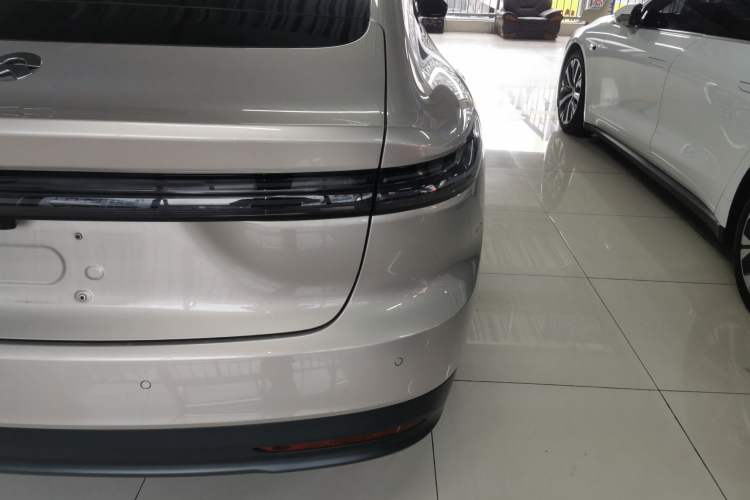 Used Nio ET7 2023 75 kWh Right Rear Taillight